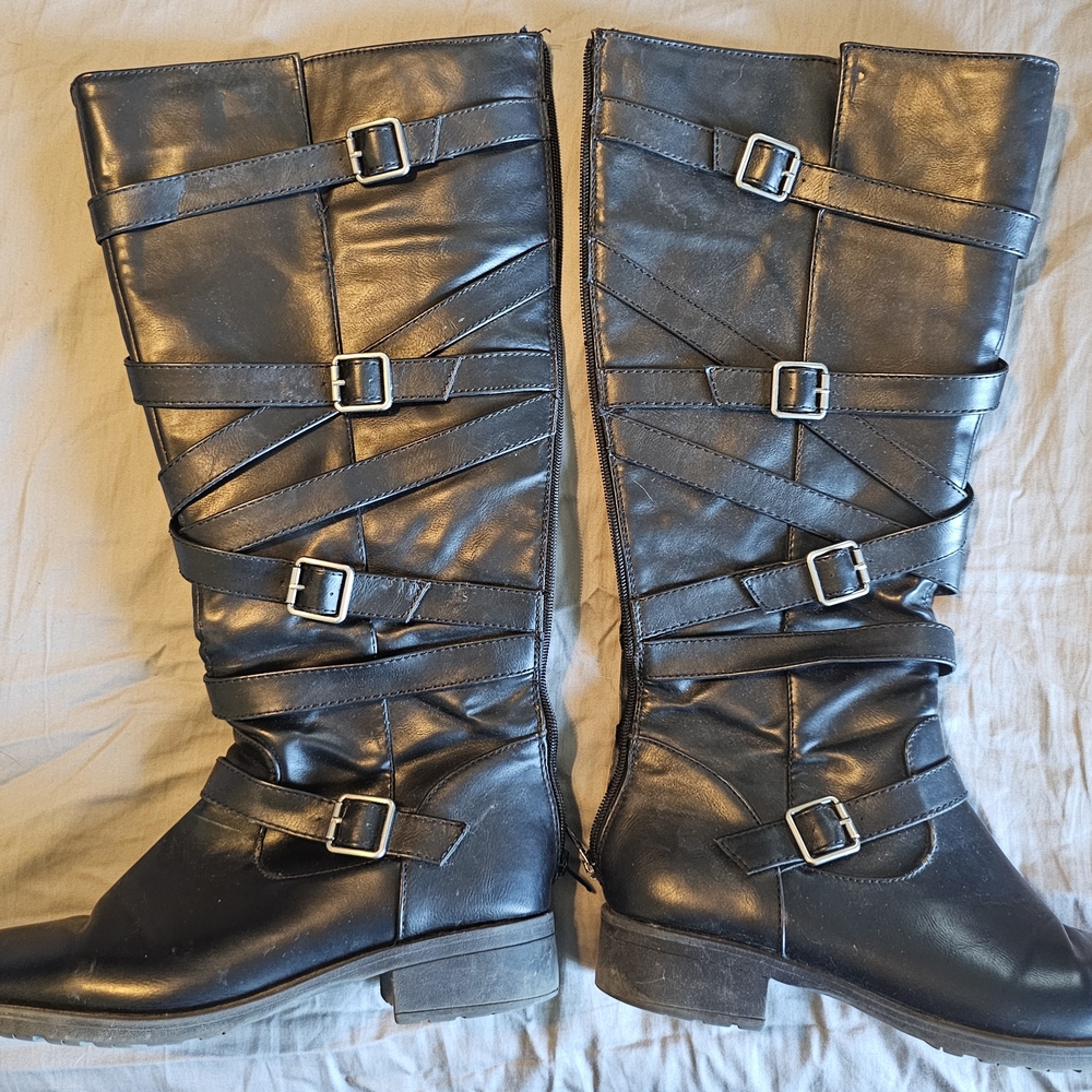 Black Leather Buckle Boots